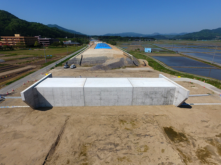 朝日温海道路猿沢地区函渠他工事